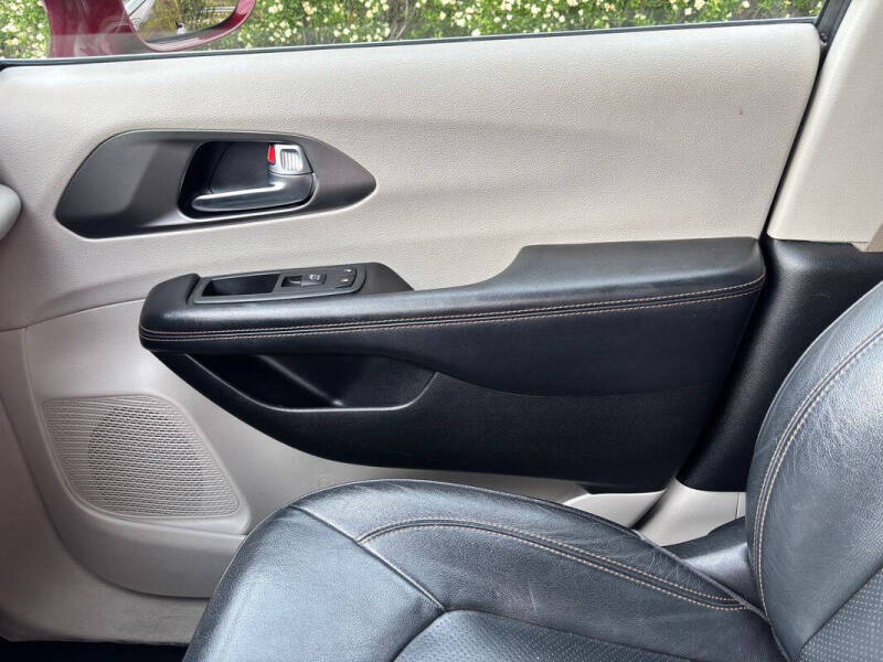 2020 Chrysler Pacifica Touring L