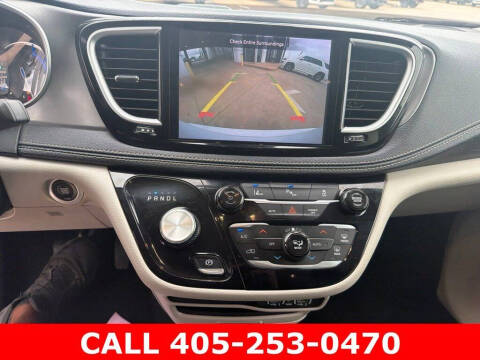 2024 Chrysler Pacifica Plug-In Hybrid Select