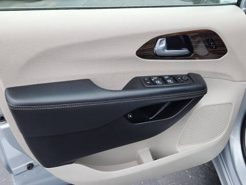 2023 Chrysler Pacifica Plug-In Hybrid Limited