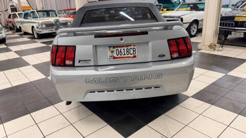 2002 Ford Mustang Deluxe