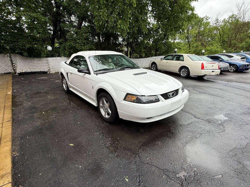 2002 Ford Mustang Deluxe