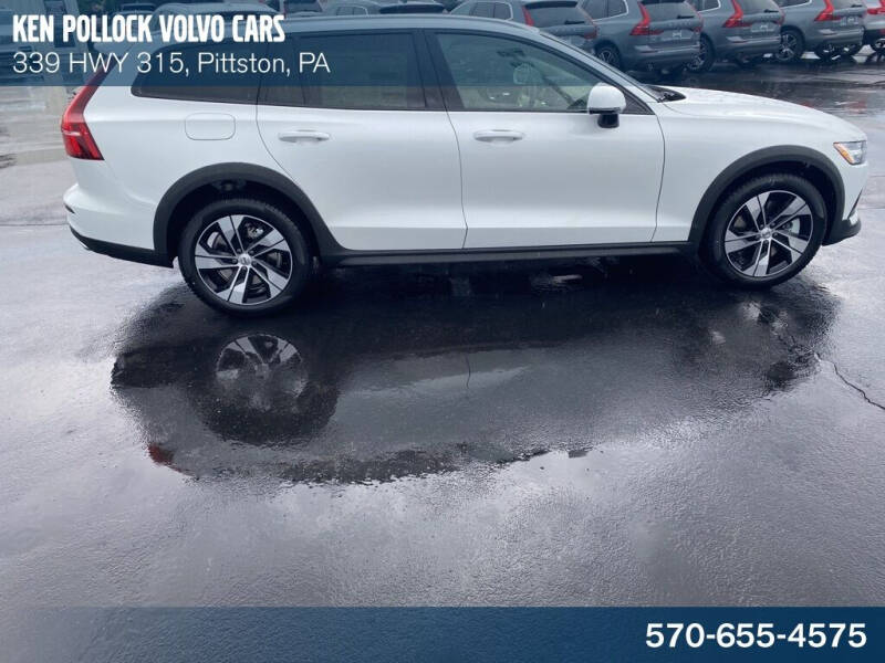 2021 Volvo V60 Cross Country T5