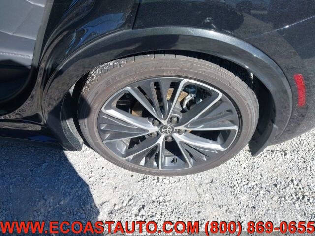 2025 Toyota Prius XLE