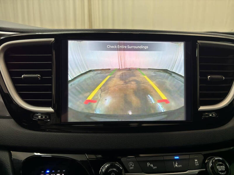 2026 Chrysler Voyager LX