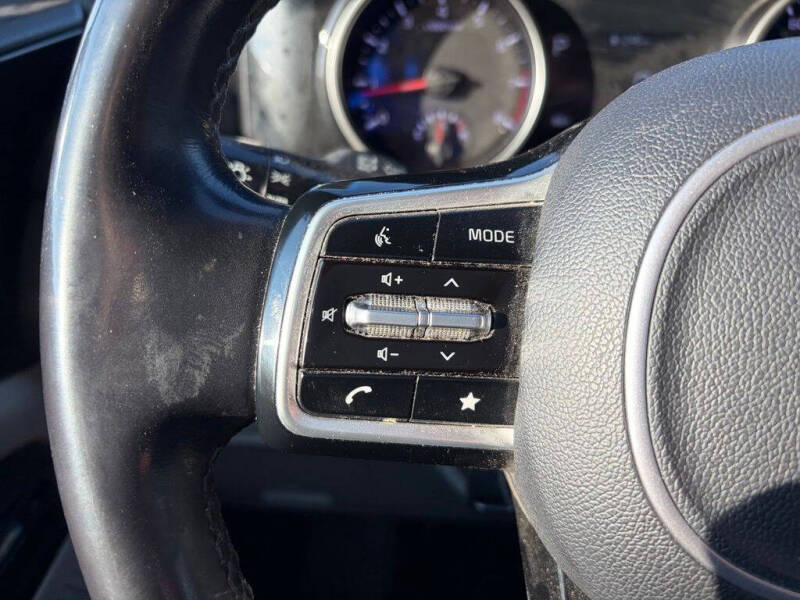 2023 Kia Carnival EX