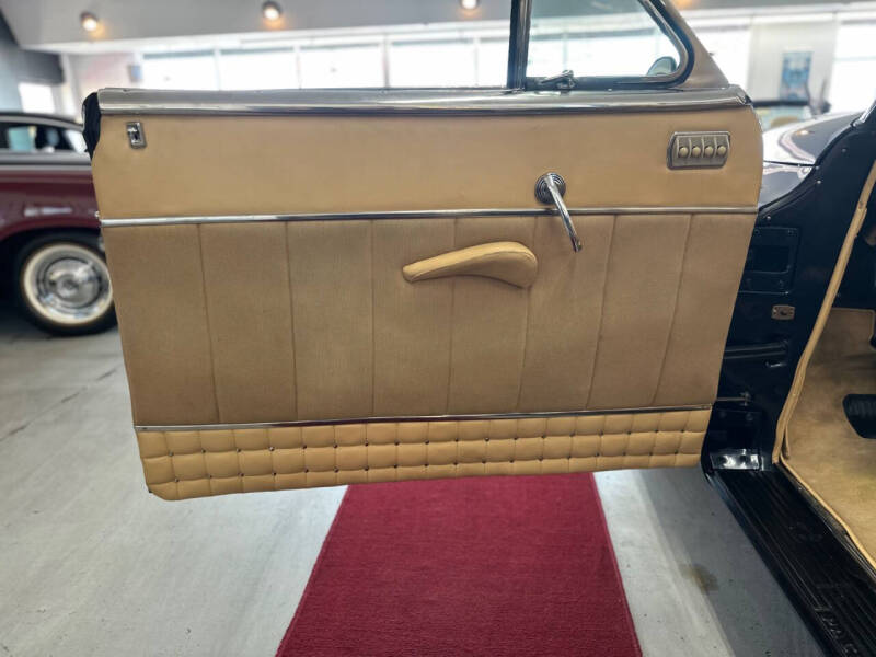 1948 Packard Custom serries Victoria