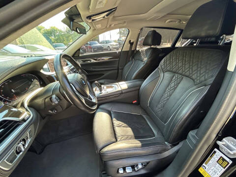 2022 BMW 7 Series 740i