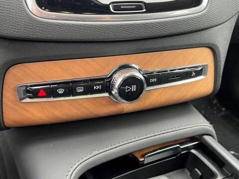 2024 Volvo XC90 B6 Plus Bright Theme 7P