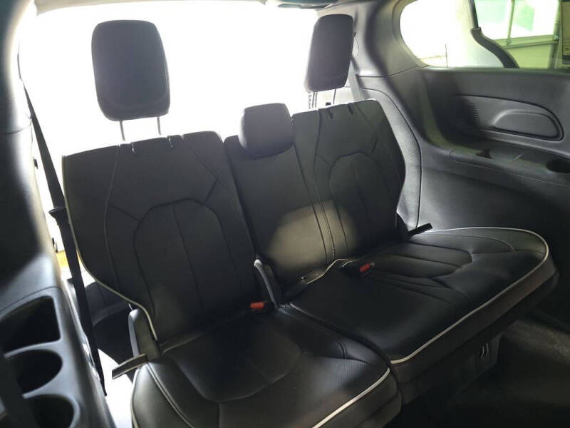 2027 Chrysler Pacifica Limited