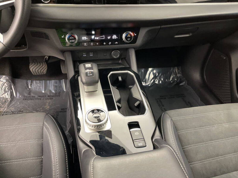 2025 Mitsubishi Outlander SE