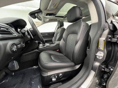 2022 Maserati Ghibli Modena Q4