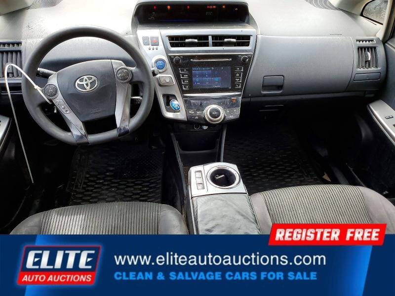 2016 Toyota Prius v Two