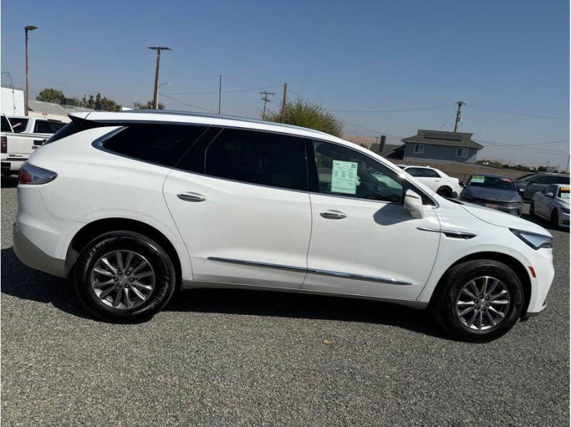 2022 Buick Enclave Essence