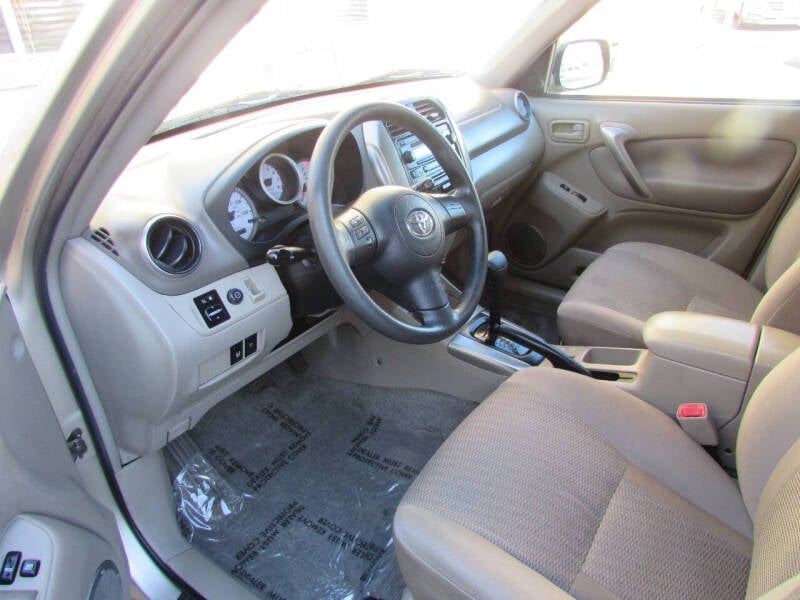 2005 Toyota RAV4 Base photo 13