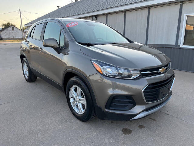 2020 Chevrolet Trax for sale at AUTO CENTER LLC in Garden City, KS