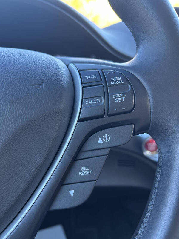 2013 Acura ILX 2.0L w/Tech