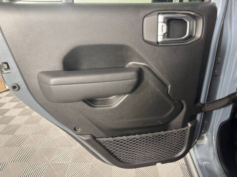 2024 Jeep Gladiator NightHawk