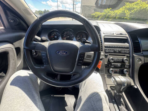 2012 Ford Taurus SEL