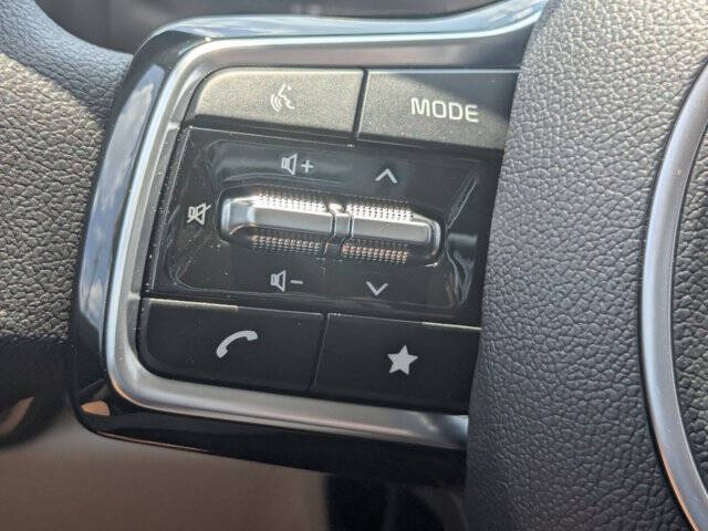 2025 Kia Carnival LX