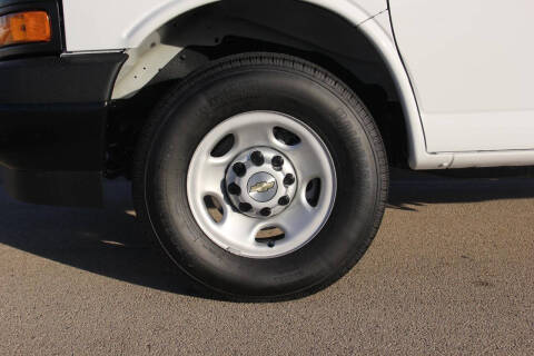 2025 Chevrolet Express 3500