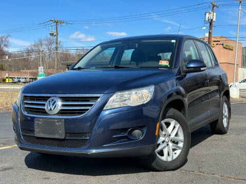 2011 Volkswagen Tiguan for sale at MAGIC AUTO SALES in Little Ferry NJ
