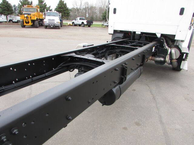2017 Freightliner M2 106