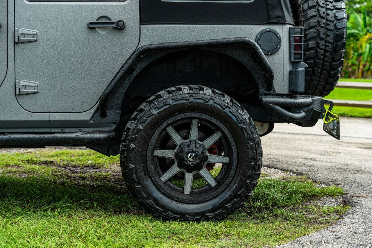 2015 JEEP Wrangler SUV / Crossover - $29,999