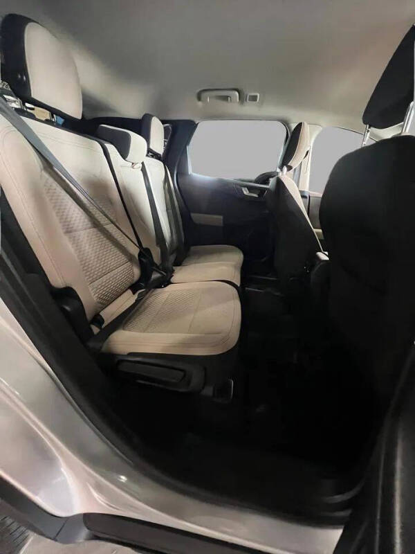 2020 Ford Escape SE