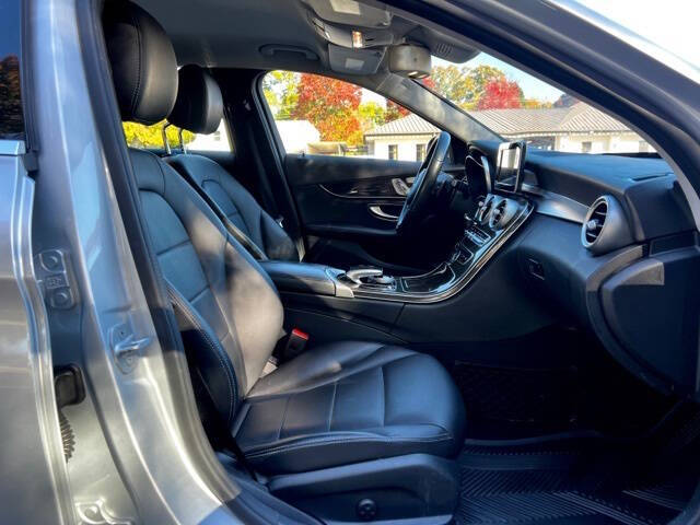 Mercedes-BenzC-Class27