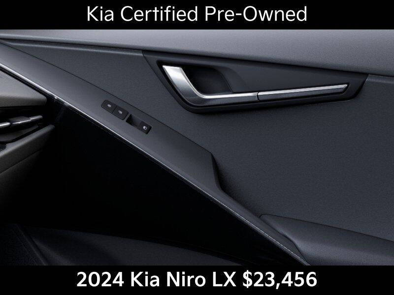 2024 Kia Niro LX