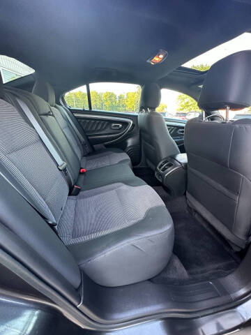 2018 Ford Taurus SEL