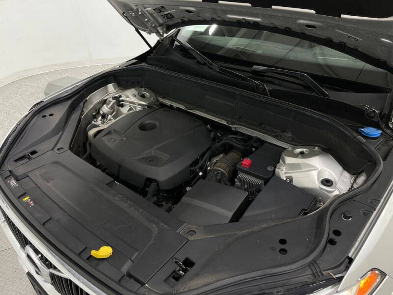 2018 Volvo XC90 T6 Momentum