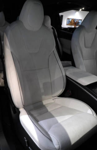 2022 Tesla Model X Plaid