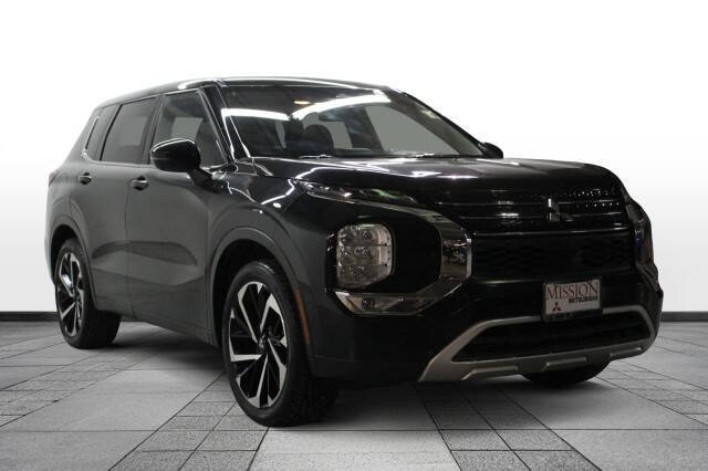 2022 Mitsubishi Outlander SE