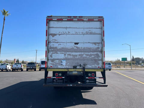 2013 Freightliner M2 106