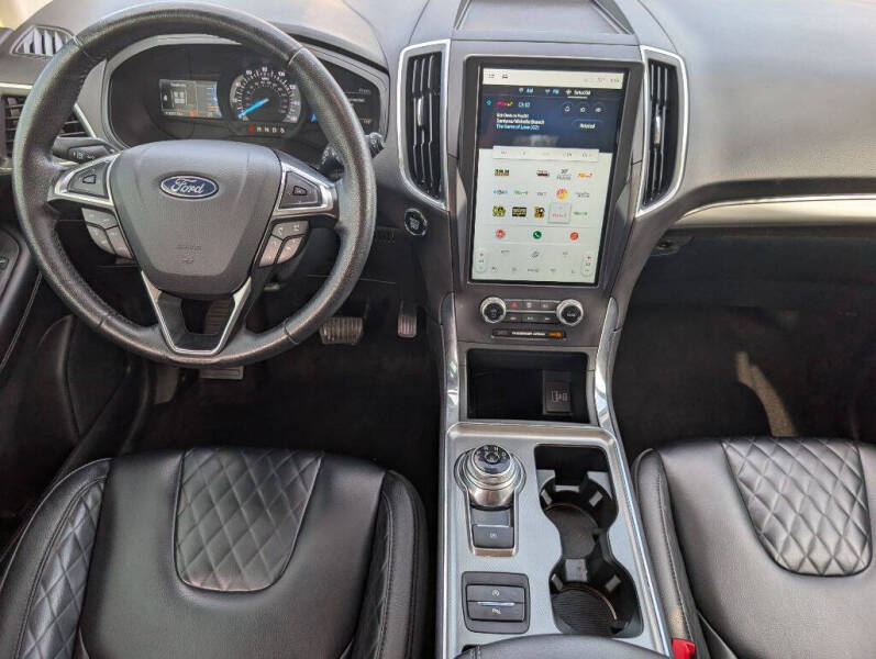 2024 Ford Edge Titanium