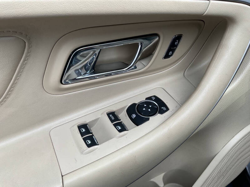 2015 Ford Taurus SEL