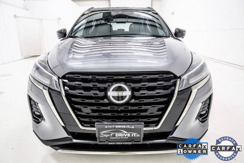 2022 Nissan Kicks SR