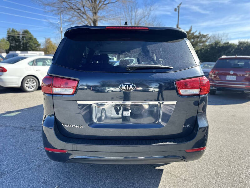 2015 Kia Sedona LX