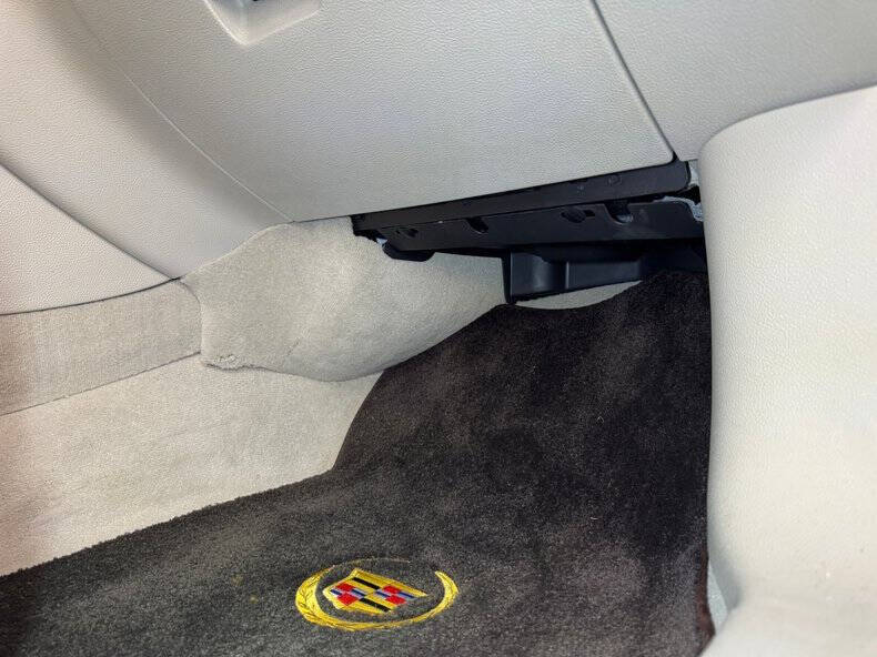 2010 Cadillac DTS Luxury Collection