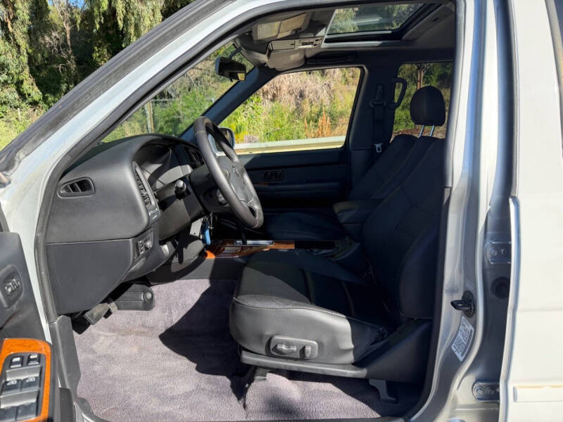 2003 Nissan Pathfinder LE