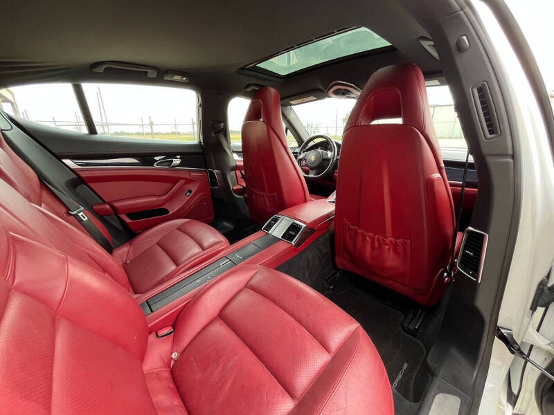 2014 Porsche Panamera 4