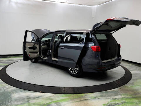 2016 Kia Sedona SX