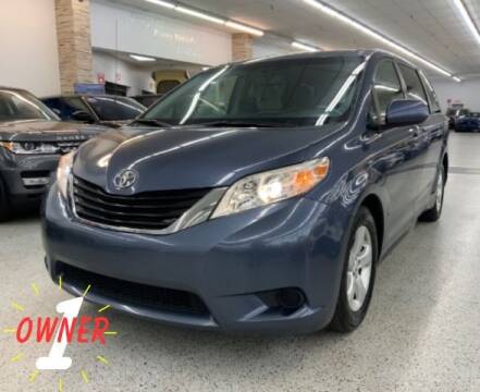 2014 Toyota Sienna for sale at Dixie Imports in Fairfield OH