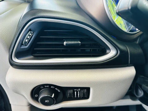 2017 Chrysler Pacifica Touring-L Plus