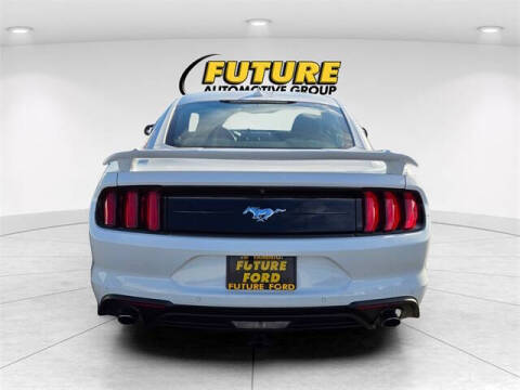 2022 Ford Mustang EcoBoost