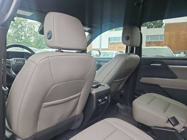 2024 GMC Acadia Elevation