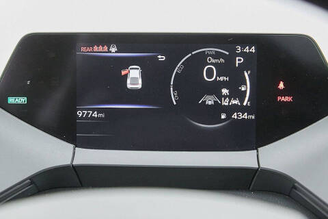 2025 Toyota Prius LE