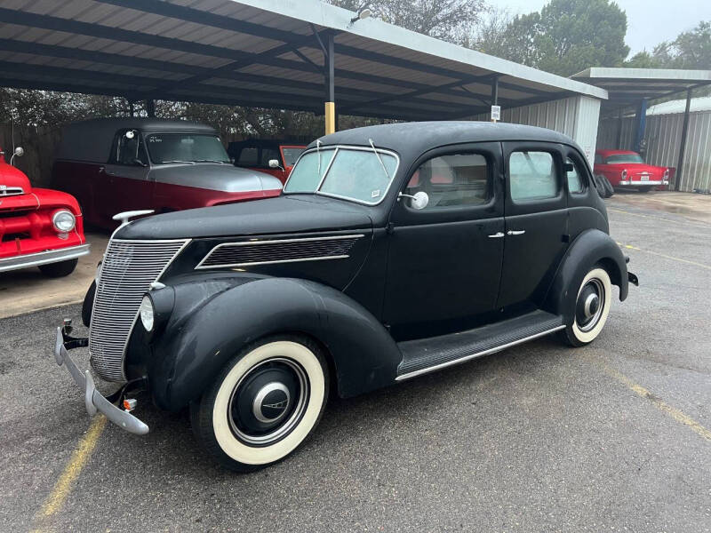 1937 Ford Deluxe