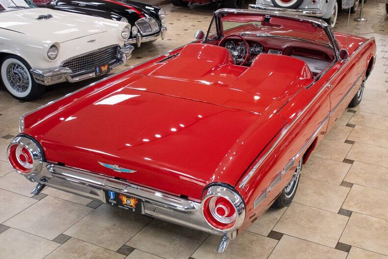 1962 Ford Thunderbird